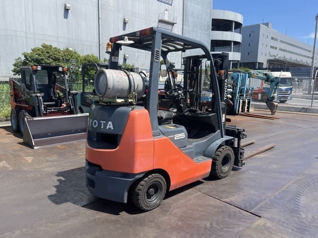 Forklift — Auction (lot 8456-42017)