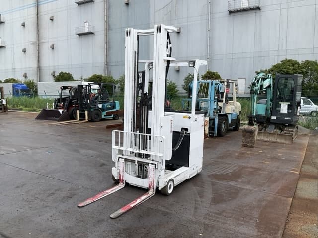 Reach Forklift — Auction (lot 8456-42018)