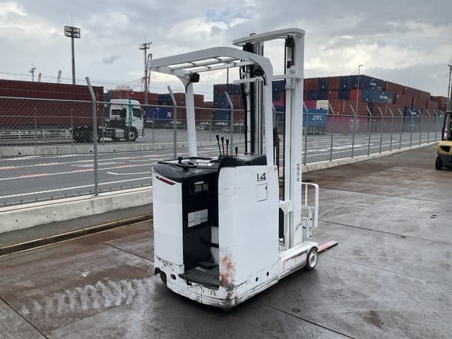 Reach Forklift — Auction (lot 8456-42018)