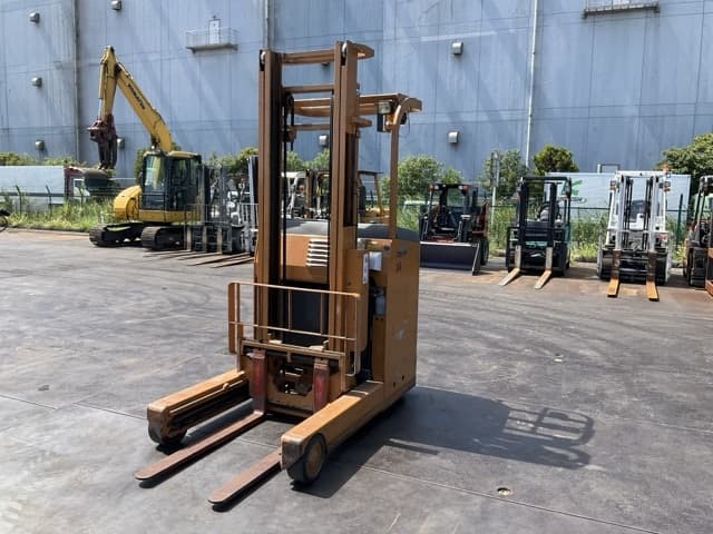 Reach Forklift — Auction (lot 8456-42802)