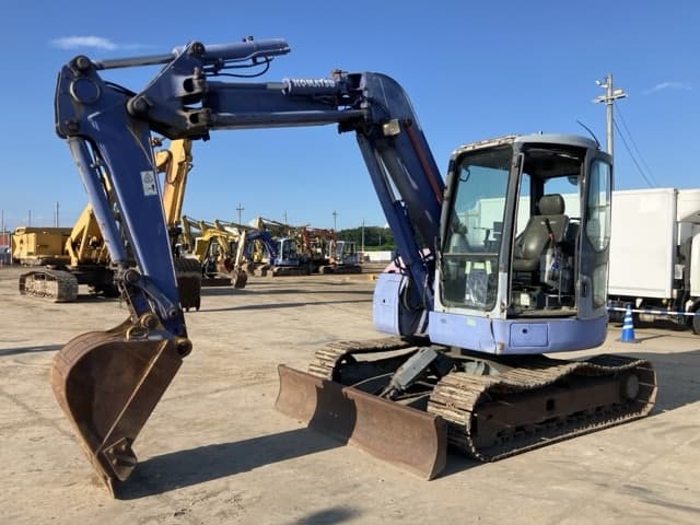 EXCAVATOR — Auction (lot 8456-47)