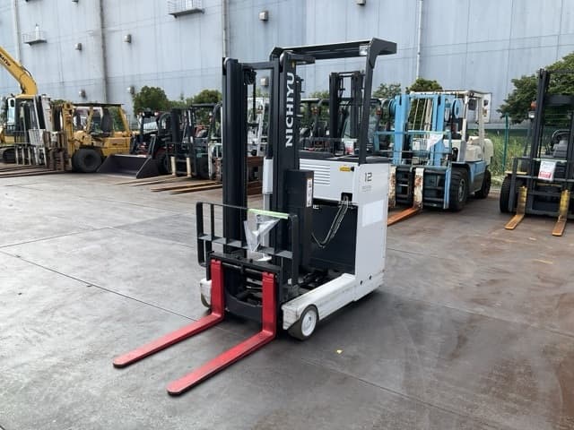 Reach Forklift — Auction (lot 8456-49002)