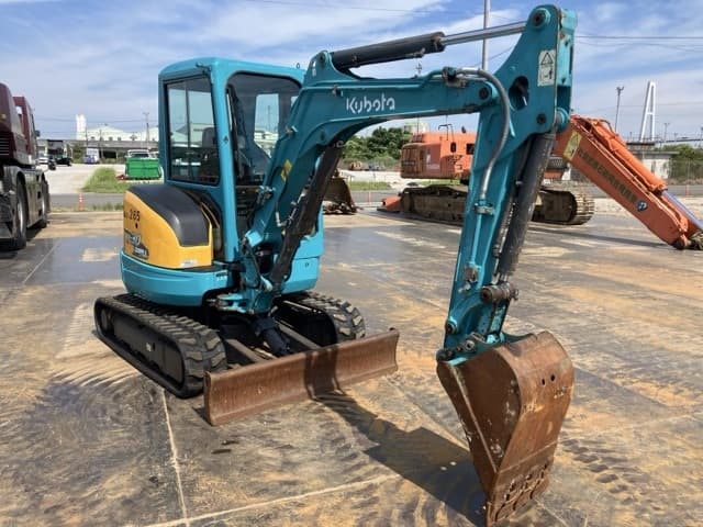 MINI EXCAVATOR — Auction (lot 8456-50002)