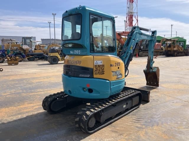 MINI EXCAVATOR — Auction (lot 8456-50002)