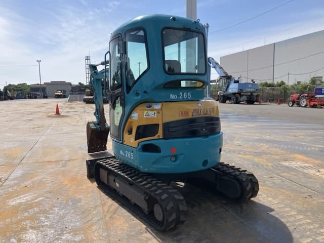 MINI EXCAVATOR — Auction (lot 8456-50002)