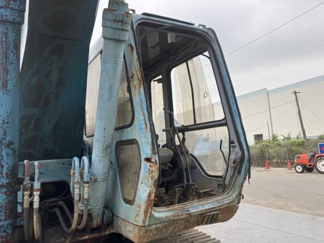 EXCAVATOR — Auction (lot 8456-50003)
