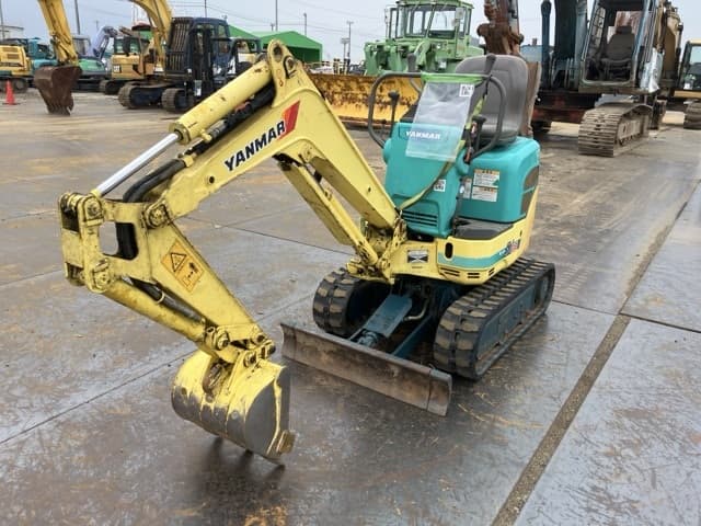 MINI EXCAVATOR — Auction (lot 8456-50006)