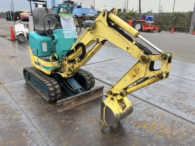 MINI EXCAVATOR — Auction (lot 8456-50006)