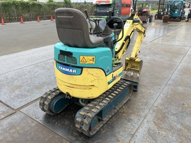 MINI EXCAVATOR — Auction (lot 8456-50006)