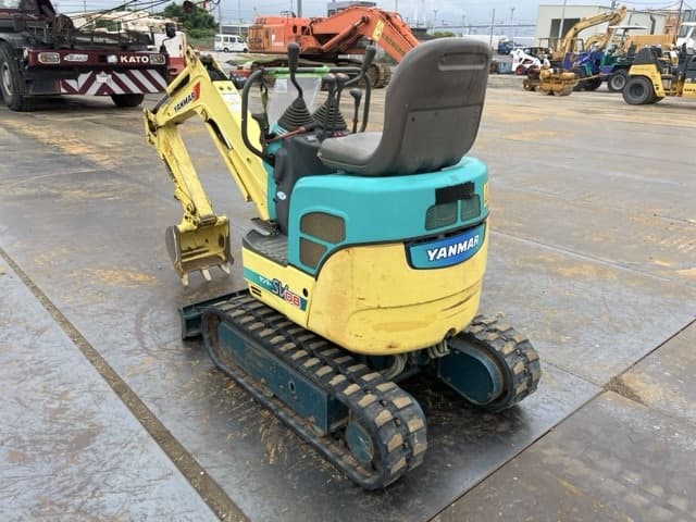 MINI EXCAVATOR — Auction (lot 8456-50006)