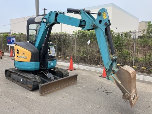 MINI EXCAVATOR — Auction (lot 8456-50008)