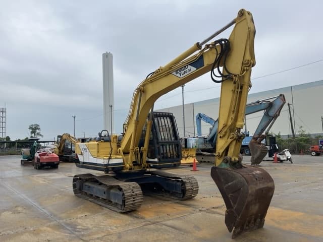 EXCAVATOR — Auction (lot 8456-50011)