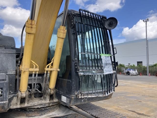 EXCAVATOR — Auction (lot 8456-50015)