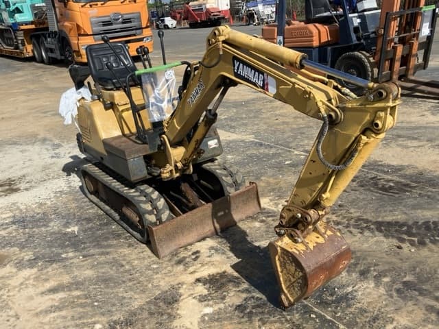 MINI EXCAVATOR — Auction (lot 8456-50017)