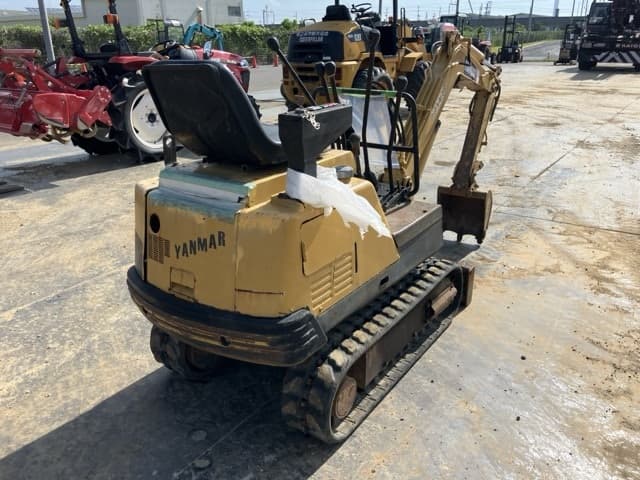 MINI EXCAVATOR — Auction (lot 8456-50017)