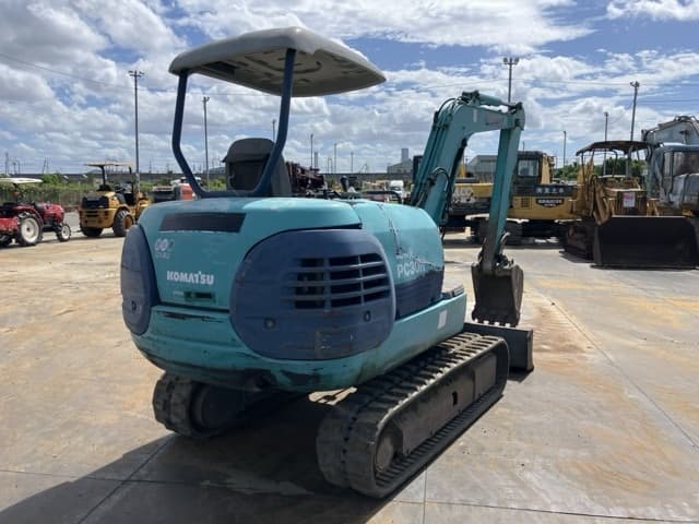 MINI EXCAVATOR — Auction (lot 8456-50018)
