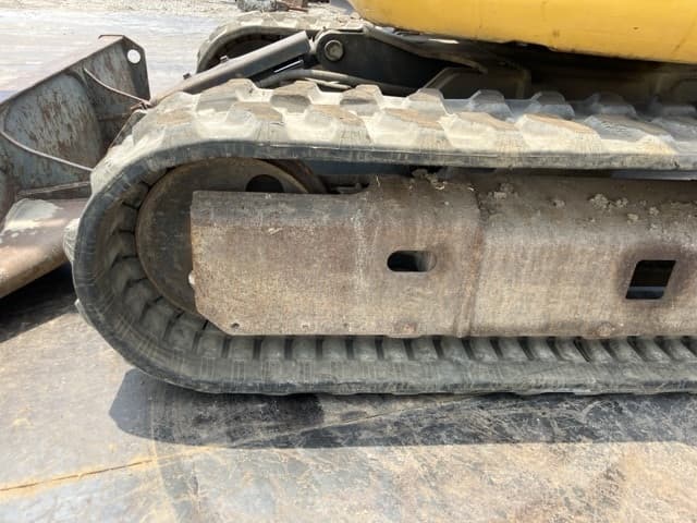 MINI EXCAVATOR — Auction (lot 8456-50023)