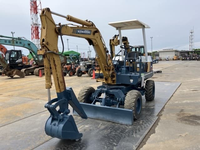 MINI EXCAVATOR — Auction (lot 8456-50024)