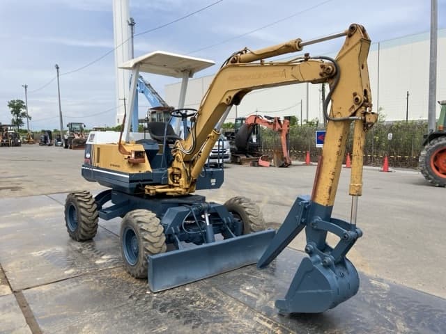 MINI EXCAVATOR — Auction (lot 8456-50024)
