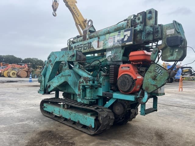MINI CRAWLER CRANE — Auction (lot 8456-51)