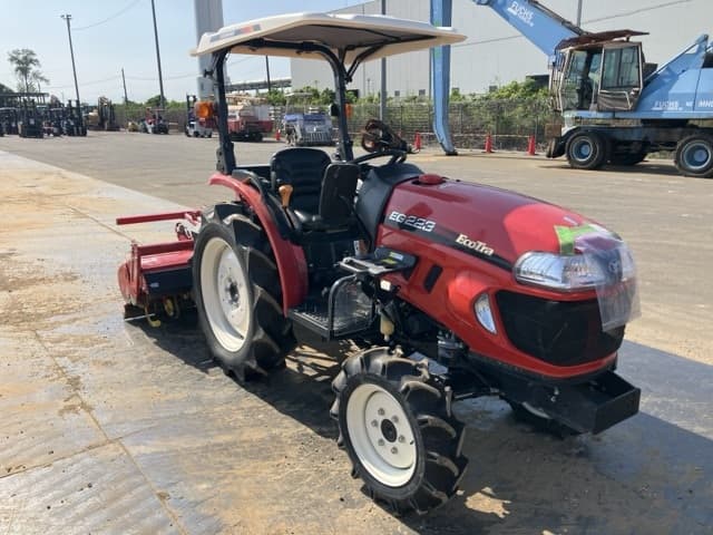 Tractor — Auction (lot 8456-51003)