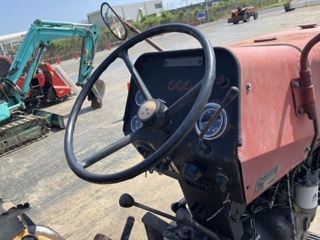 Tractor — Auction (lot 8456-51006)