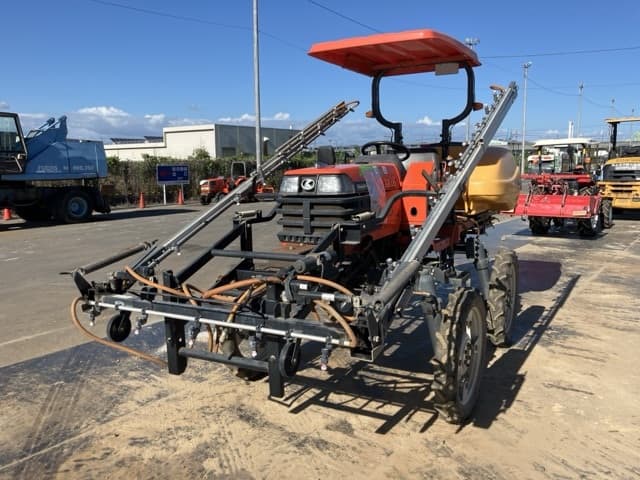 HIGH CLEARANCE BOOM SPRAYER — Auction (lot 8456-51009)