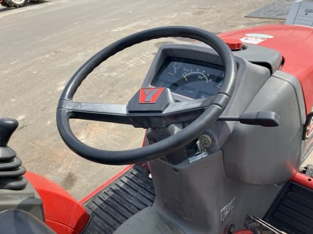 Tractor — Auction (lot 8456-51012)