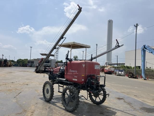 HIGH CLEARANCE BOOM SPRAYER — Auction (lot 8456-51013)