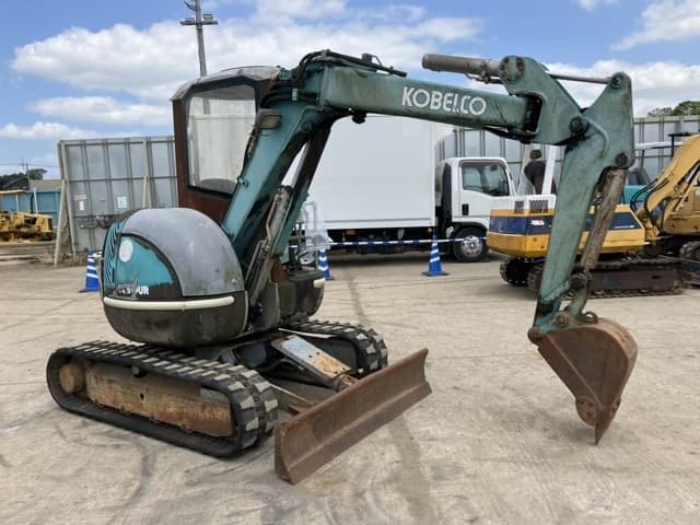 MINI EXCAVATOR — Auction (lot 8456-52)
