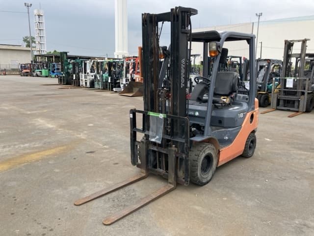 Forklift — Auction (lot 8456-52005)