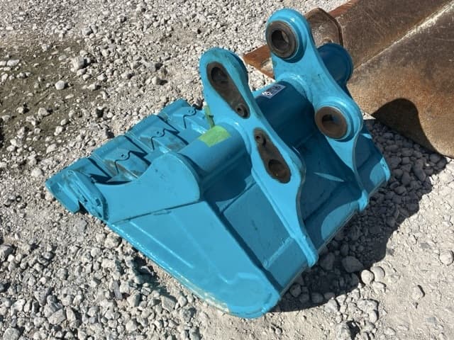 Bucket — Auction (lot 8456-53011)