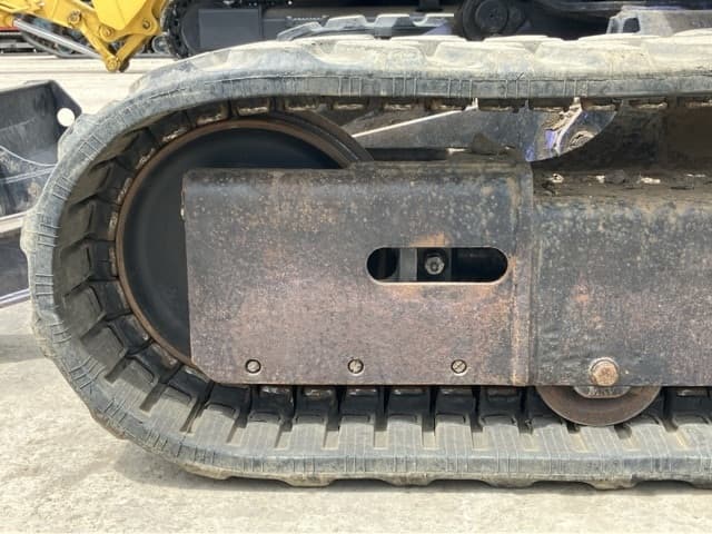 MINI EXCAVATOR — Auction (lot 8456-58)