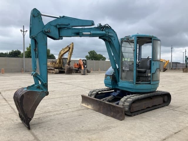MINI EXCAVATOR — Auction (lot 8456-60)