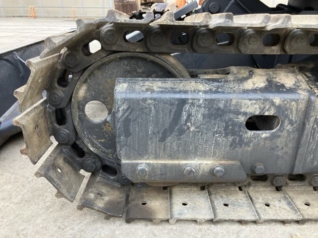 MINI EXCAVATOR — Auction (lot 8456-64)