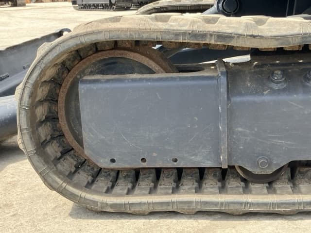MINI EXCAVATOR — Auction (lot 8456-67)