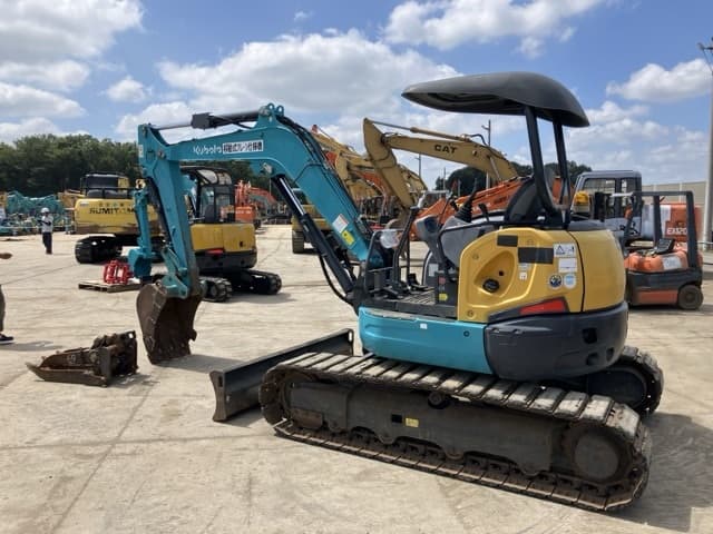 MINI EXCAVATOR — Auction (lot 8456-69)