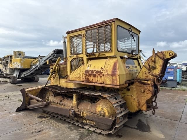 Bulldozer — Auction (lot 8456-8002)