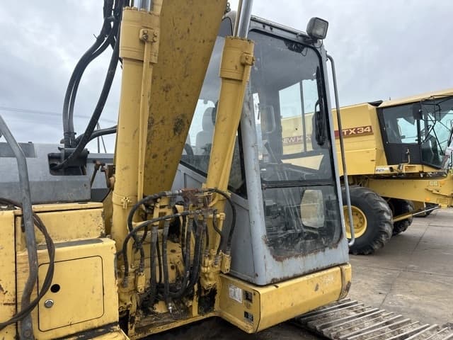 EXCAVATOR — Auction (lot 8456-8003)