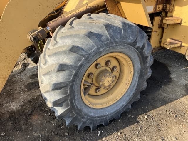 WHEEL LOADER — Auction (lot 8456-802)