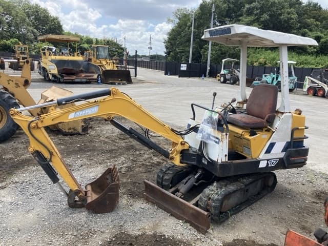 MINI EXCAVATOR — Auction (lot 8456-807)