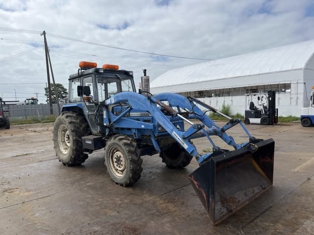 Tractor — Auction (lot 8456-8102)