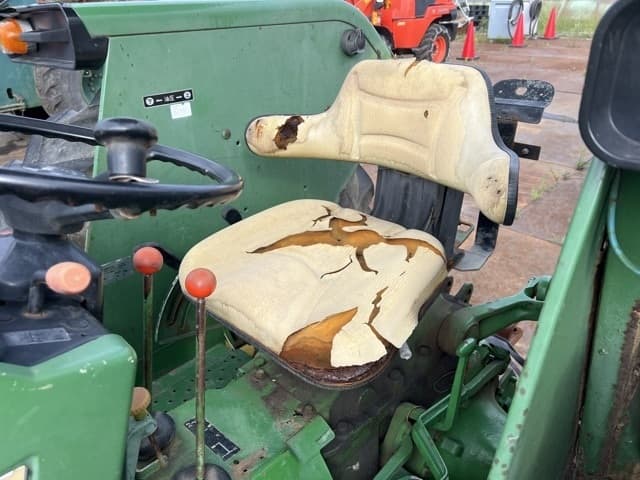 Tractor — Auction (lot 8456-8108)