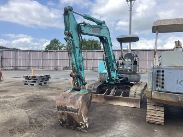 MINI EXCAVATOR — Auction (lot 8456-812)