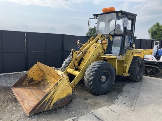 WHEEL LOADER — Auction (lot 8456-818)