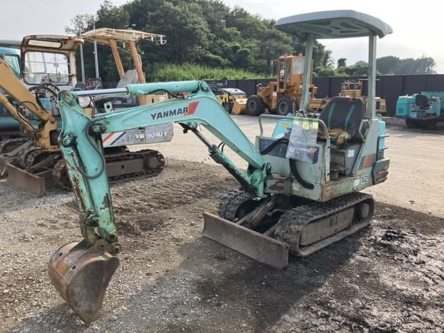 MINI EXCAVATOR — Auction (lot 8456-823)