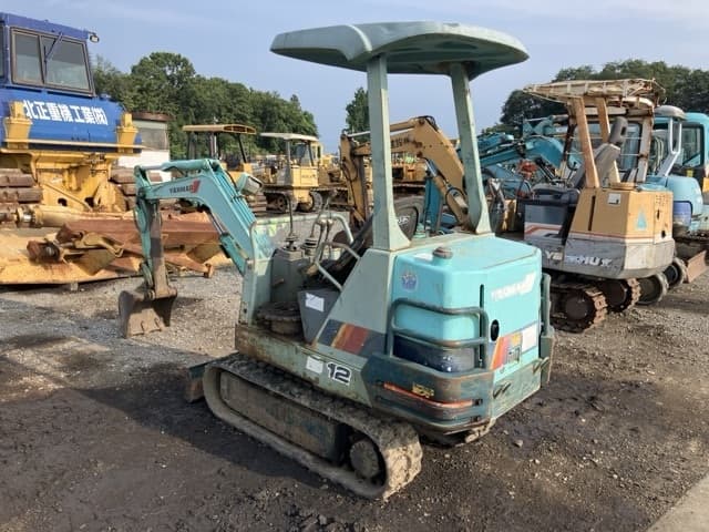 MINI EXCAVATOR — Auction (lot 8456-823)