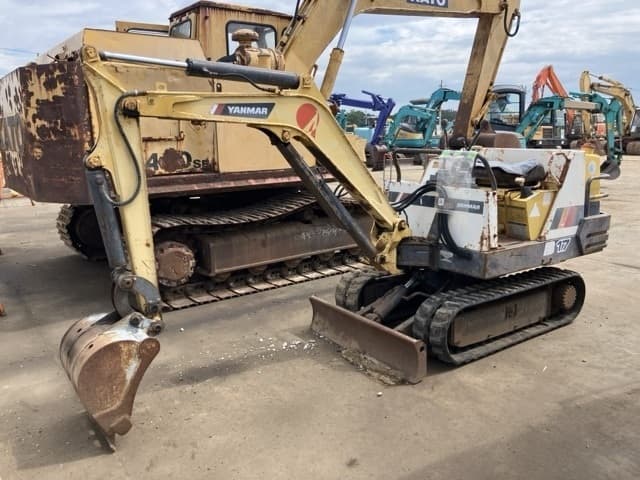 MINI EXCAVATOR — Auction (lot 8456-824)