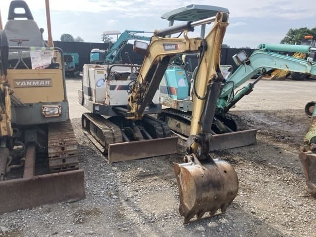 MINI EXCAVATOR — Auction (lot 8456-824)