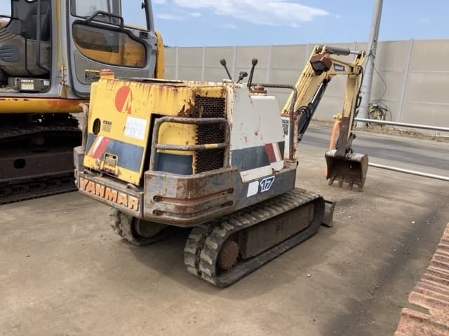 MINI EXCAVATOR — Auction (lot 8456-824)